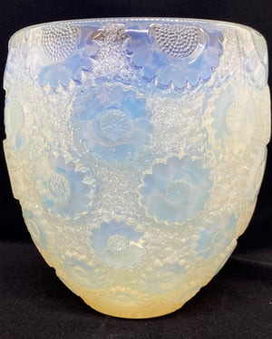 Rene Lalique Opalescent Paquerettes (Daisies) Vase