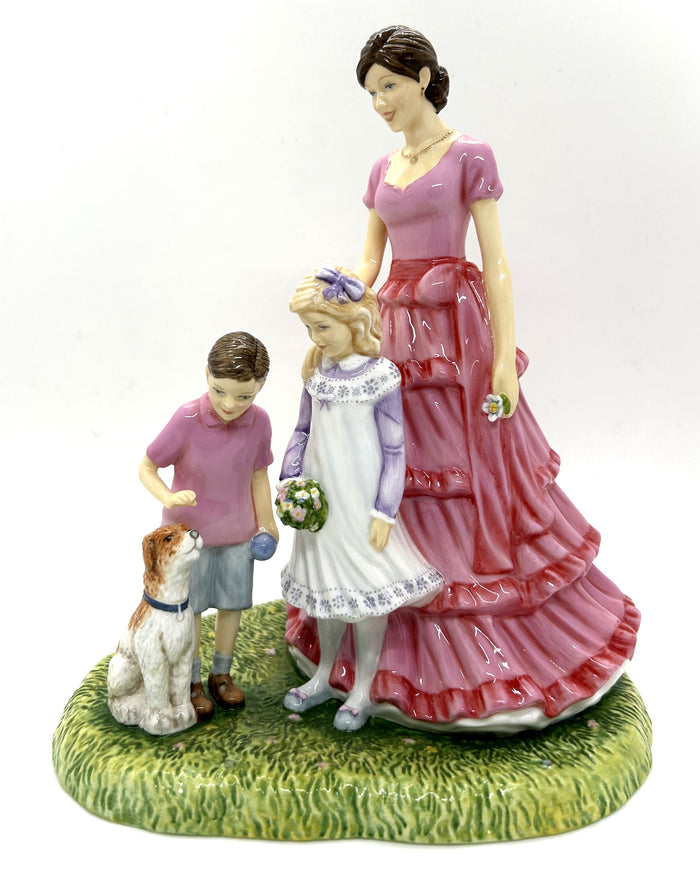 Royal Doulton Family Outing Figurine HN5789 - Ltd Ed 1000 *LAST ONE