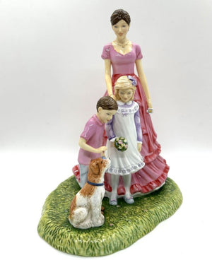 Royal Doulton Family Outing Figurine HN5789 - Ltd Ed 1000 *LAST ONE